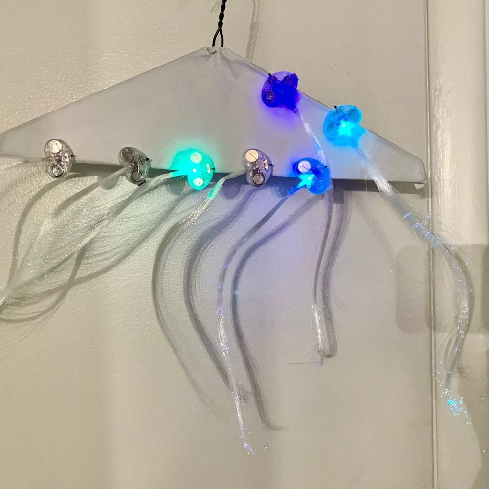 Color changing fiber optic hair accessories
